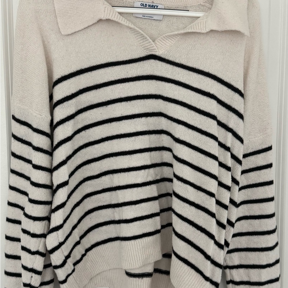 Old Navy Women's V-Neck Sweater - Cream and Black Stripes